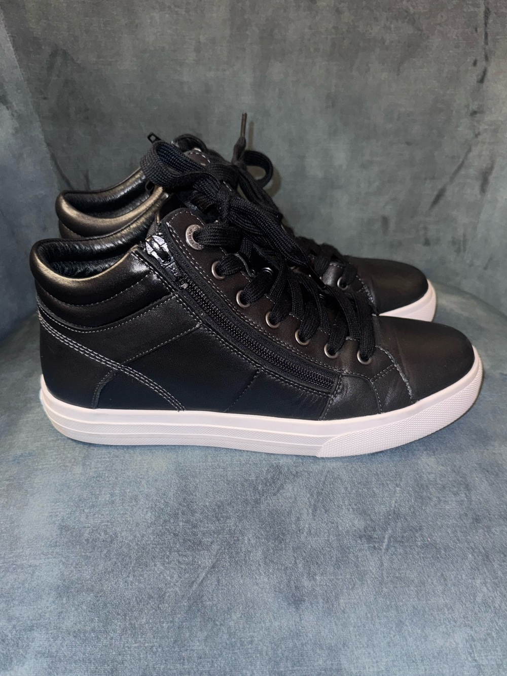 Taos Winner High-Top Sneaker